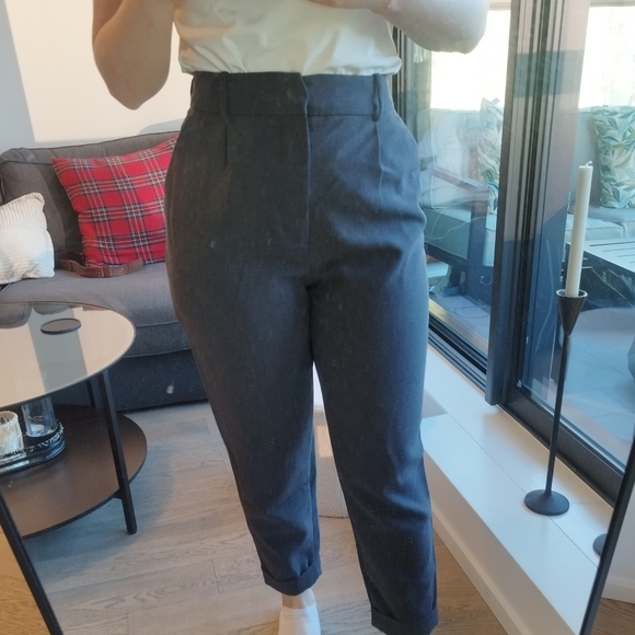 Elegant Gray Women's Skirt - Picture 2 of 3